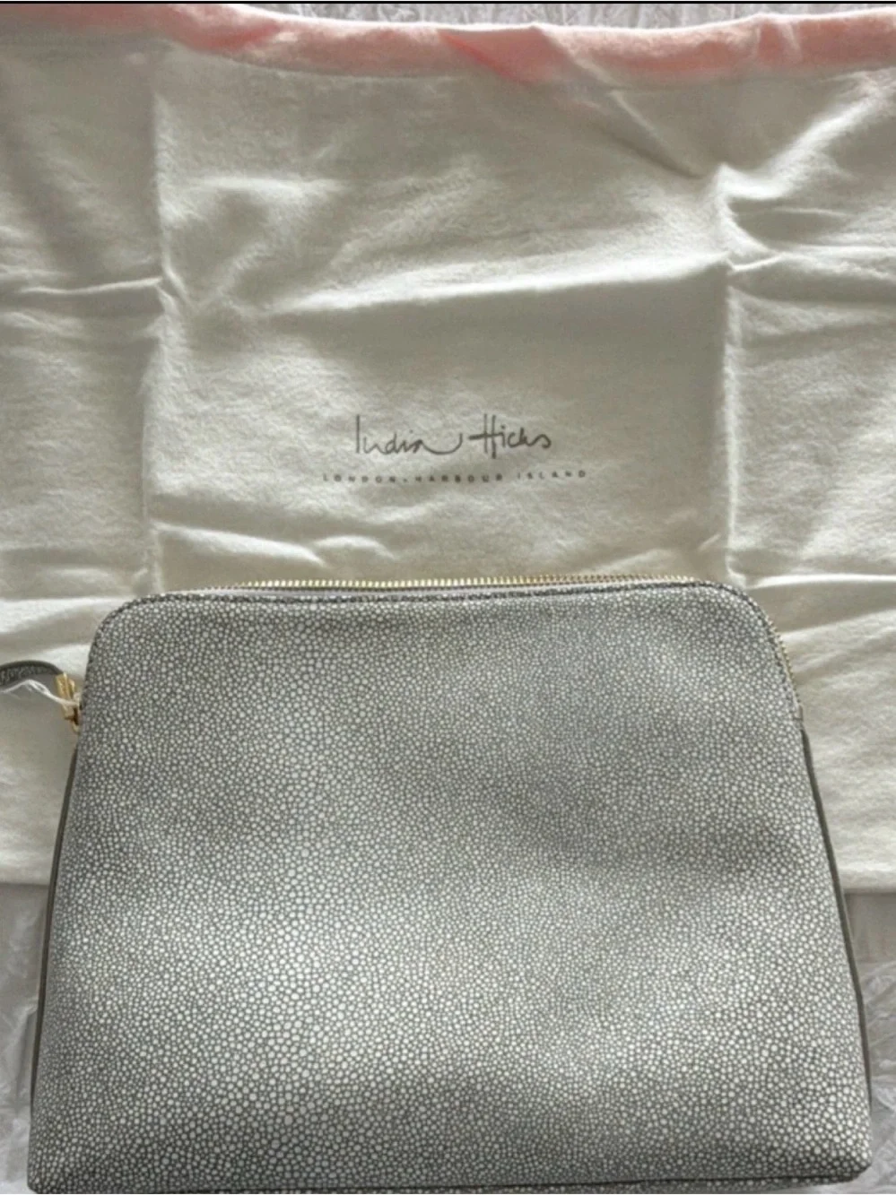 India Hicks Insider Bag in Stingray with Gold Zipper - Picture 1 of 4